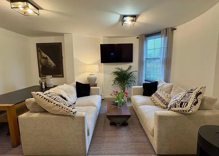 Stylish Central Apartment